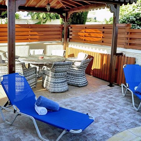 Chronas By Prestige Bookings Coral Bay Esterno foto