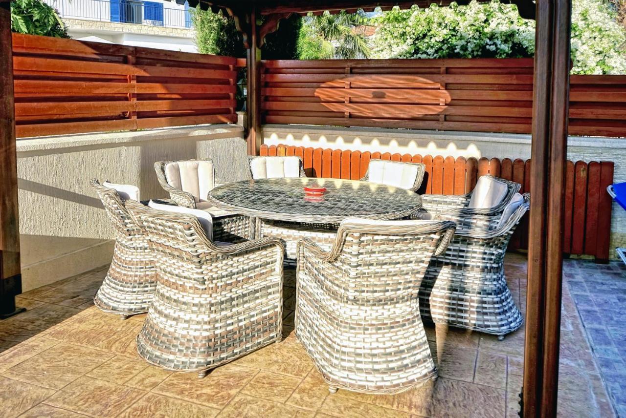 Chronas By Prestige Bookings Coral Bay Esterno foto