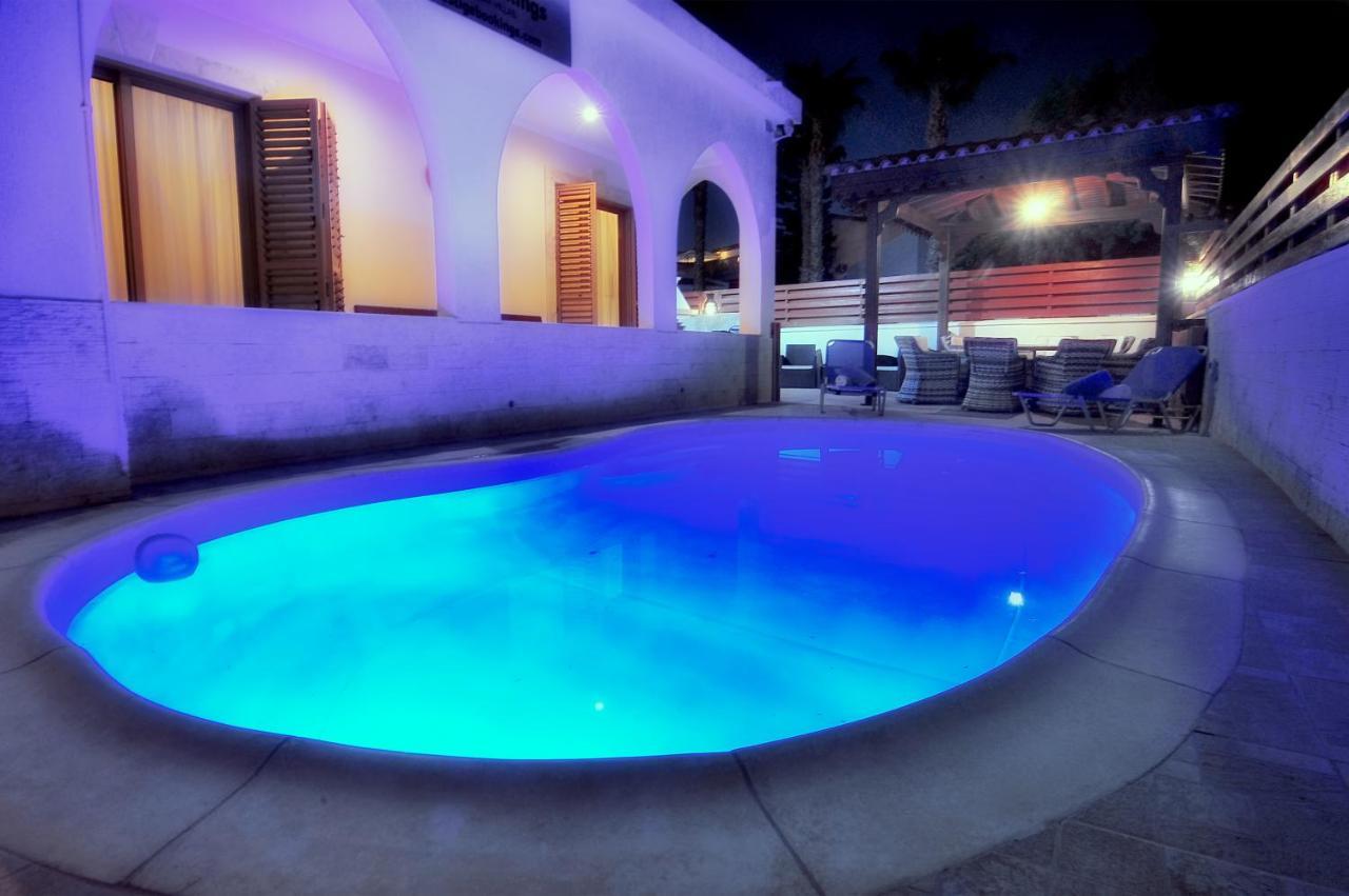 Chronas By Prestige Bookings Coral Bay Esterno foto