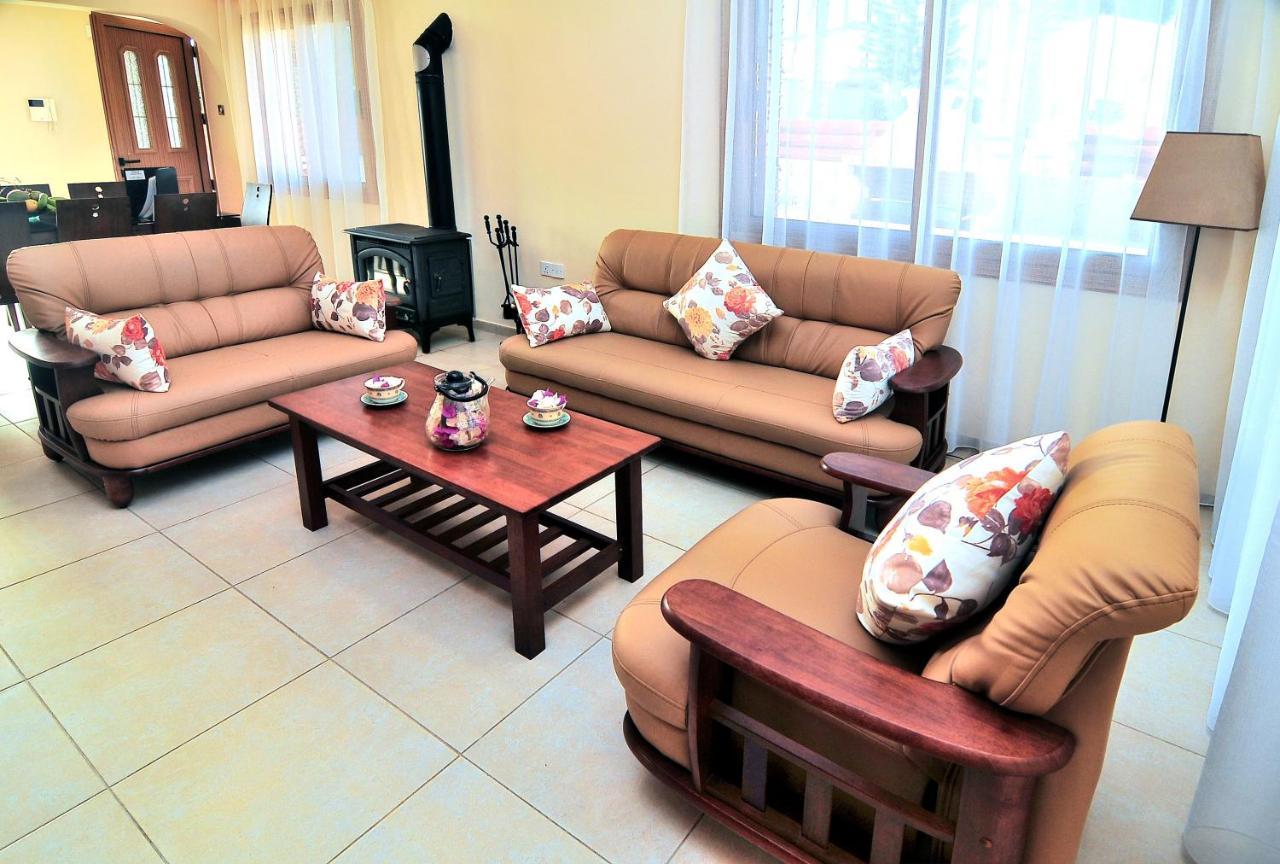Chronas By Prestige Bookings Coral Bay Esterno foto