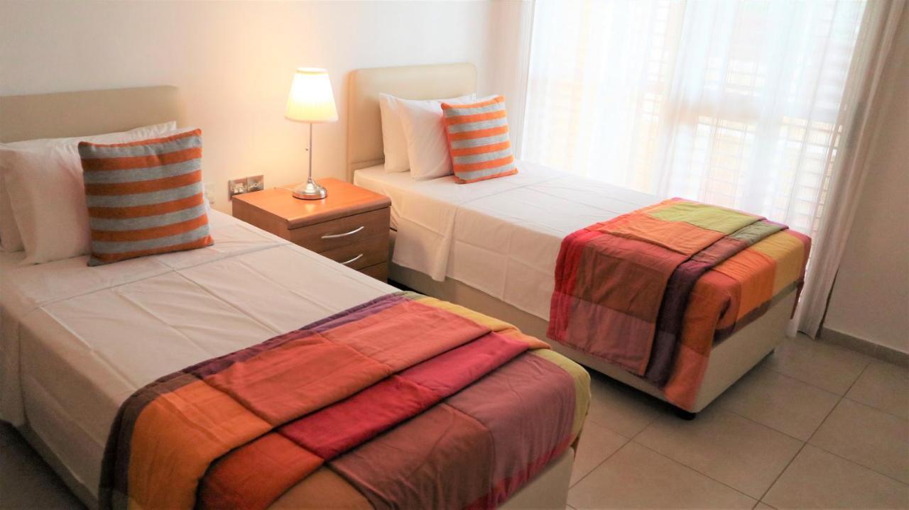 Chronas By Prestige Bookings Coral Bay Esterno foto