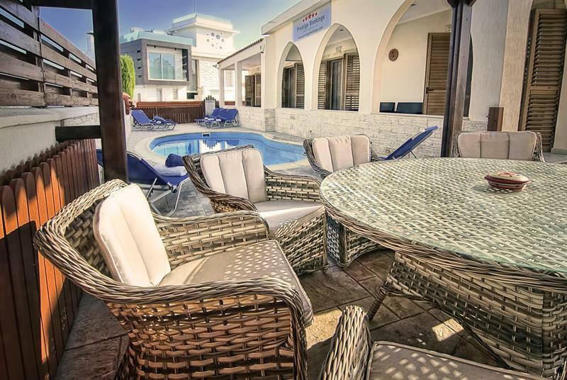 Chronas By Prestige Bookings Coral Bay Esterno foto
